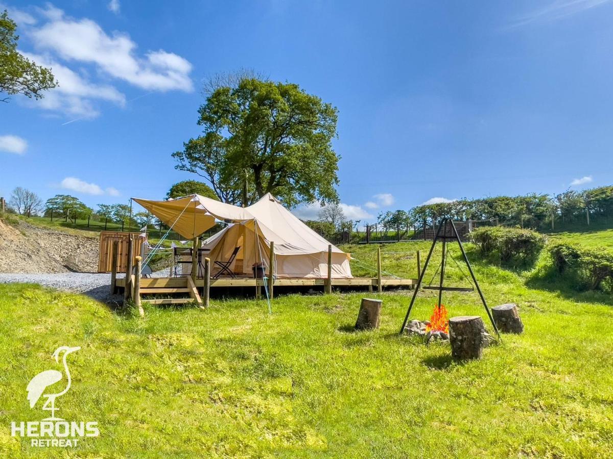 ホテル Herons Retreat Llandysul エクステリア 写真
